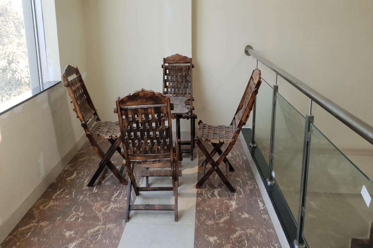 Oyo 27750 Bhagwati Residency Mirzāpur Exterior photo