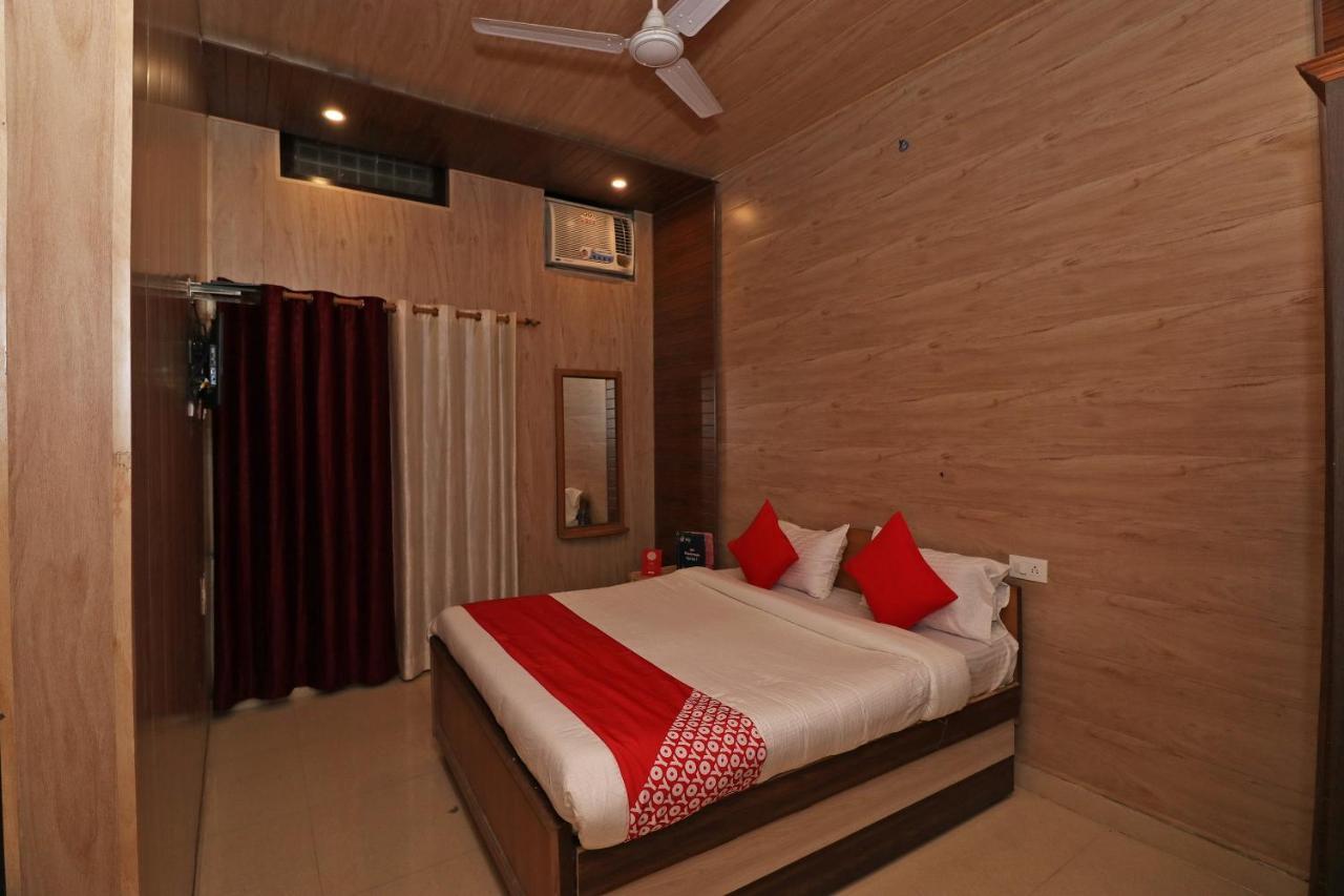 Oyo 27750 Bhagwati Residency Mirzāpur Exterior photo